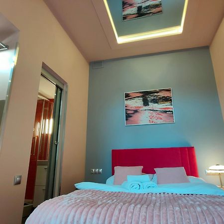 Mirror Pink Studio Apartment Kraków Eksteriør billede